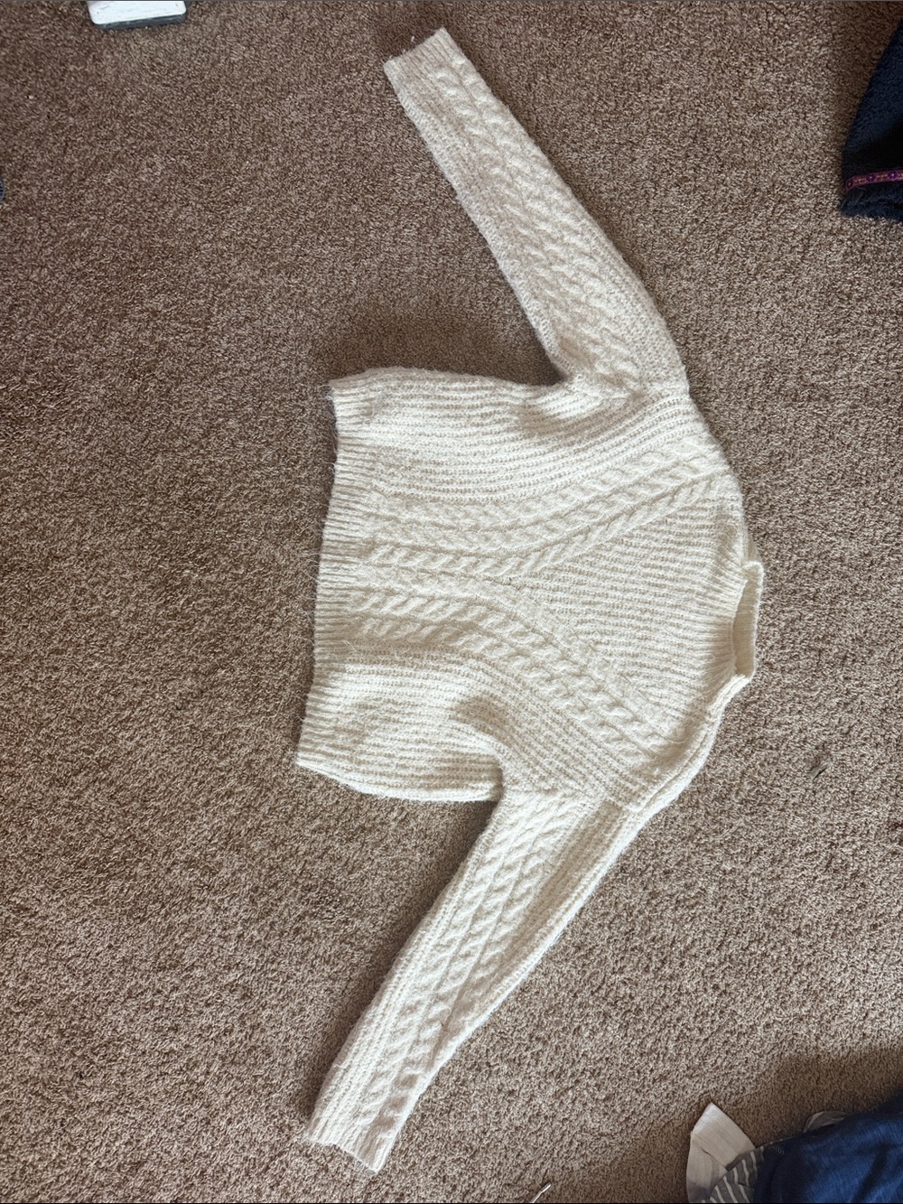 Universal Thread Cream Cable-Knit Crewneck Sweater